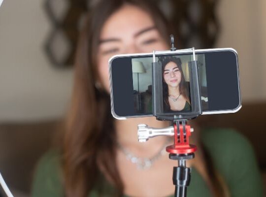 a weekly live stream to boost your business growth